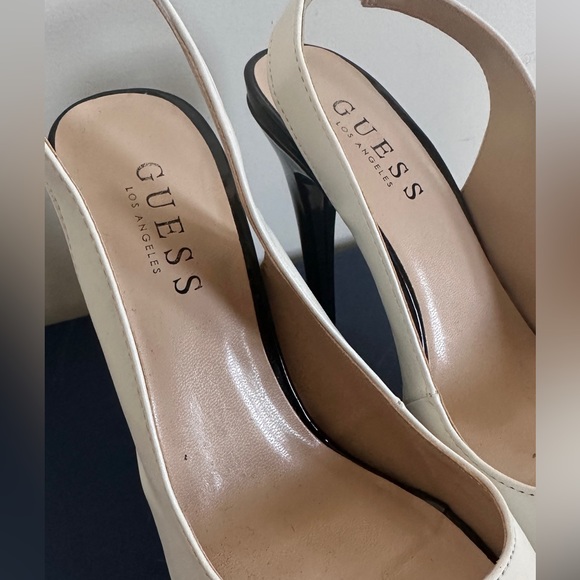 Elegant peep-toe pump from guess. - Picture 11 of 12